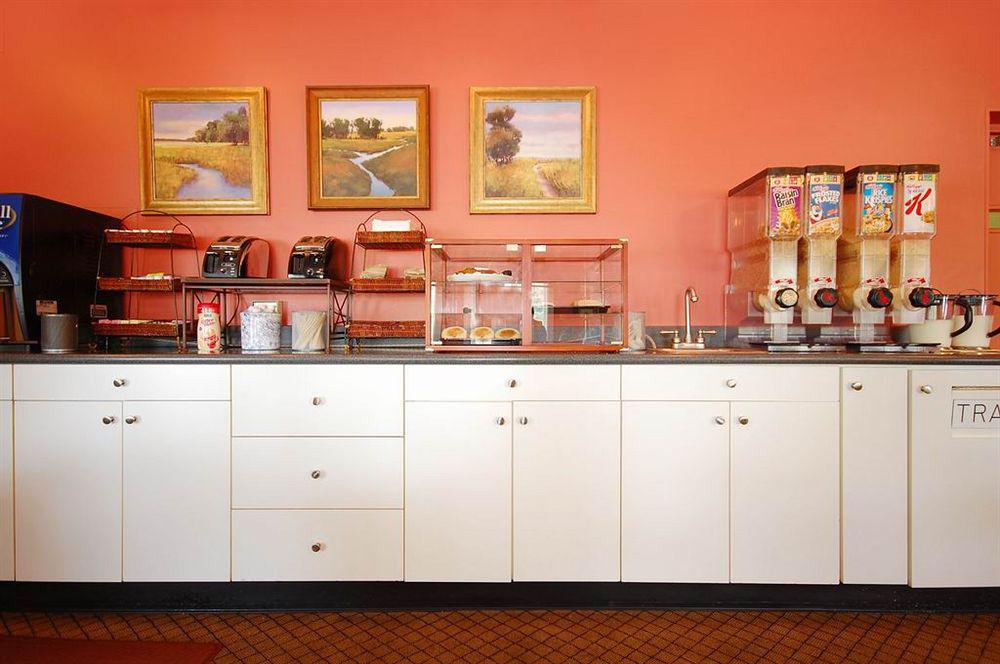 Western Sea Island Motel 3*